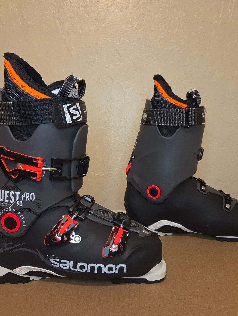 Salomon Men's Quest Pro 90 Ski Boots - Black /Orange/ Red Accents Size 28/28.5